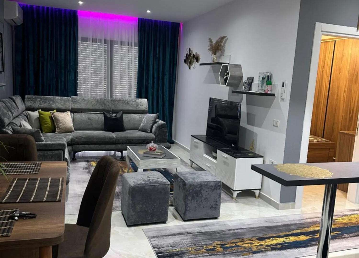 Apartment Fatejden Luxury & Elegance Vlore 0*,  Albania